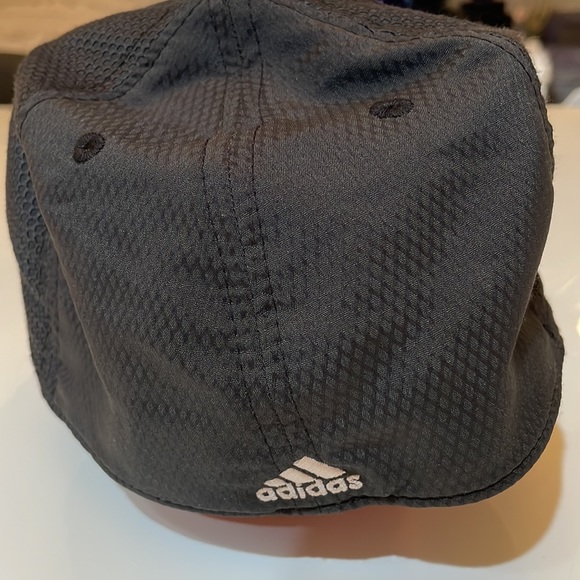 Adidas men’s climalite baseball cap. Elastic inside hat. Size small/medium. - Picture 4 of 10
